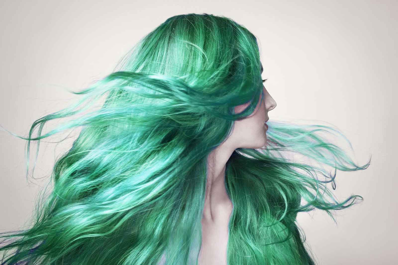 ‍♀ Astonishing Green Hair Color Examples - Beezzly